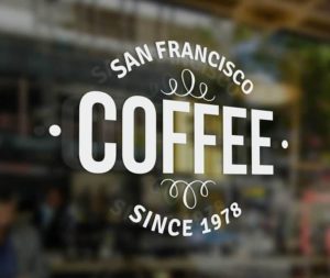 El equilibrio entre la tienda física y online: Vinilos para cristales o rótulos luminosos