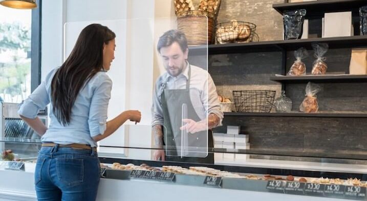 Mamparas de protección de metacrilato